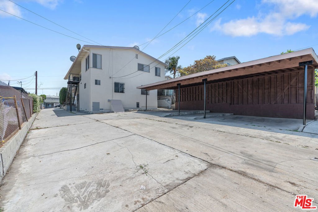 East Los Angeles, California, United States 5 - 18501911