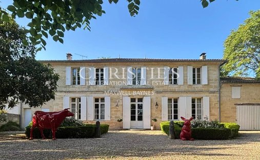 House in Saint-Émilion, Nouvelle-Aquitaine, France 1