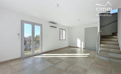 House in Nevons-route d'Apt, L'Isle-sur-la-Sorgue, France 1