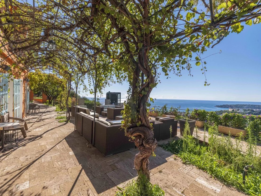 Villa in Menton, Provence-Alpes-Côte d'Azur, France 3 - 17436452