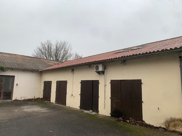House in Thil, Auvergne-Rhône-Alpes, France 1 - 13732069