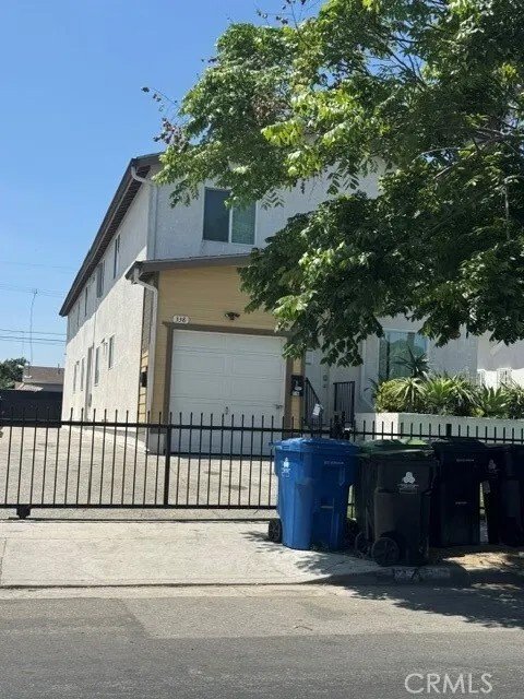 Los Angeles, California, United States 2 - 18502930