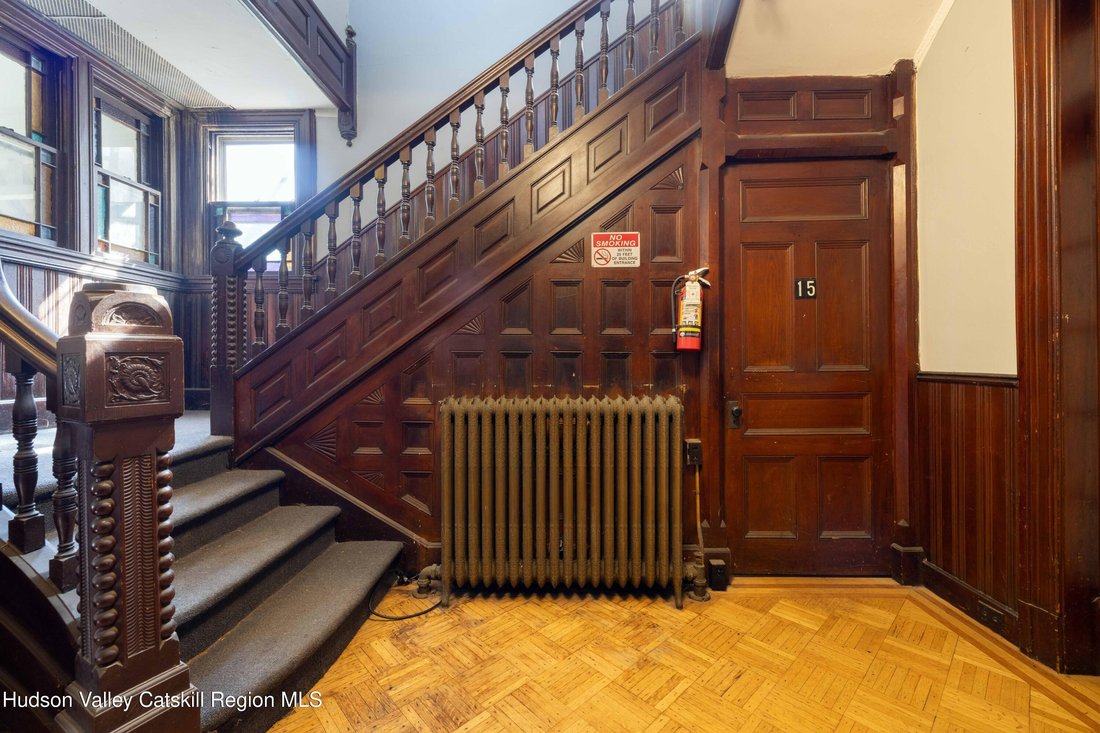 Kingston, New York, United States 5 - 18498899
