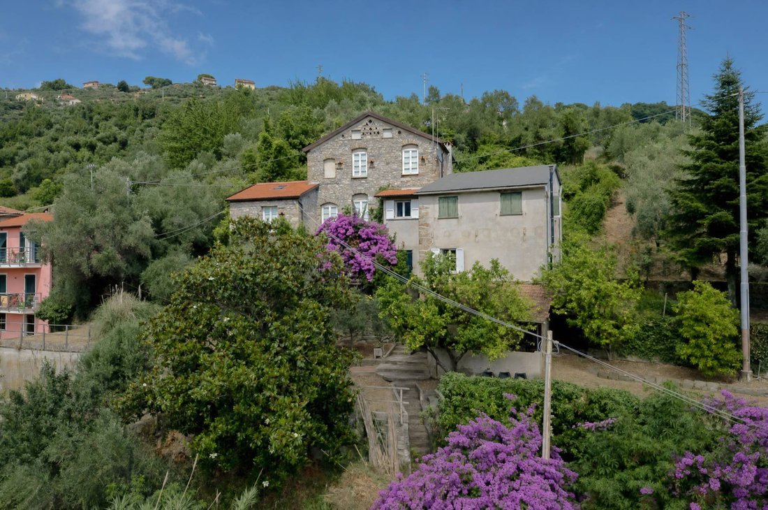 Villa in Leivi, Liguria, Italy 1 - 18504684