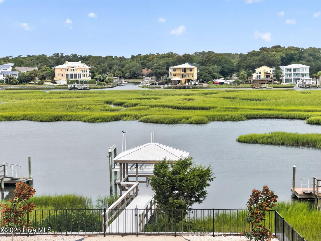 House in Oak Island, North Carolina, United States 4 - 18503347
