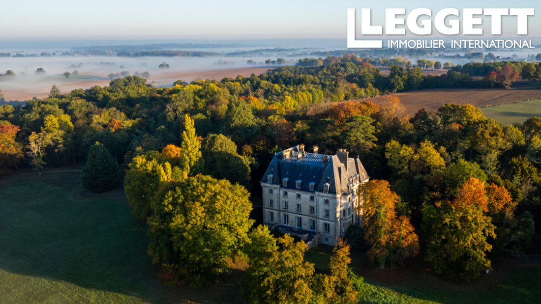 Château à Nexon, Nouvelle-Aquitaine, France 1 - 18503647