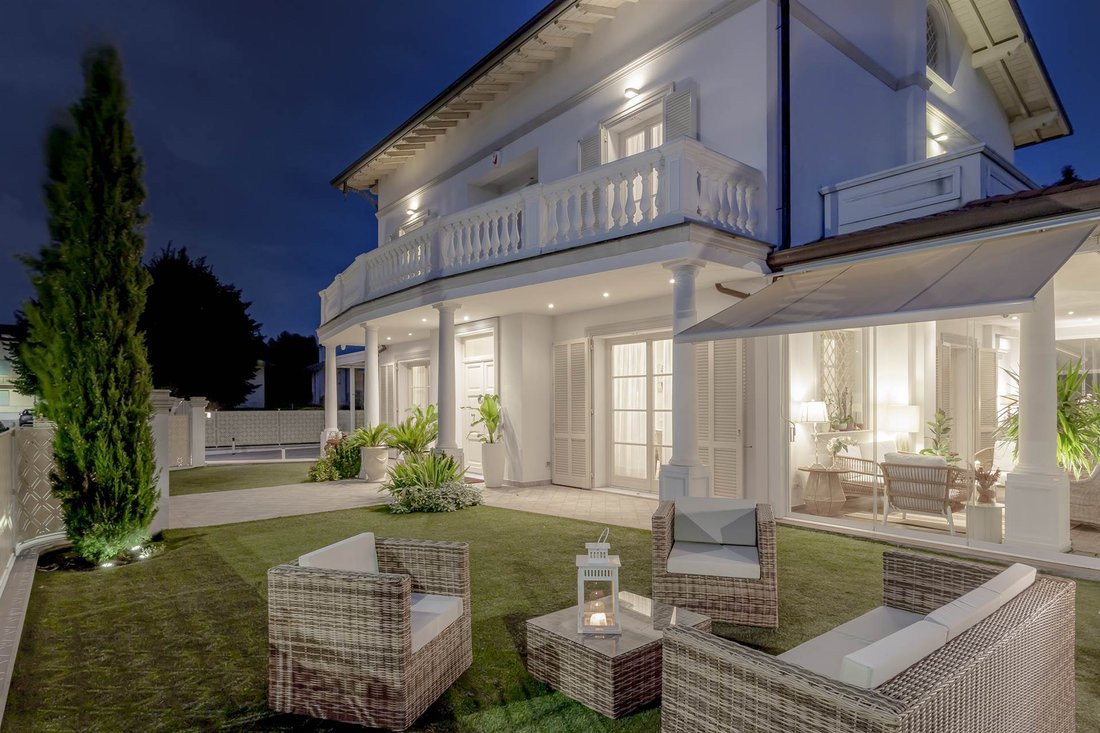 Villa à Capalle-La Villa-Esselunga, Campi Bisenzio, Toscane 1 - 18503885