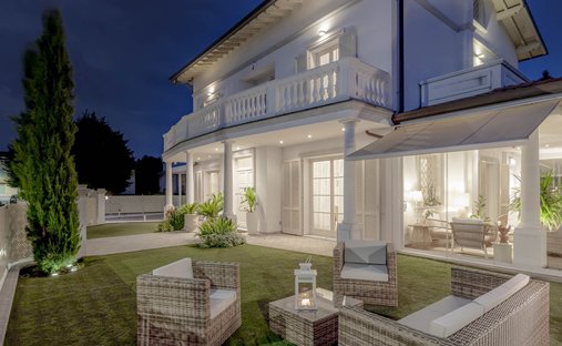 Villa in Capalle-La Villa-Esselunga, Campi Bisenzio, Tuscany 1