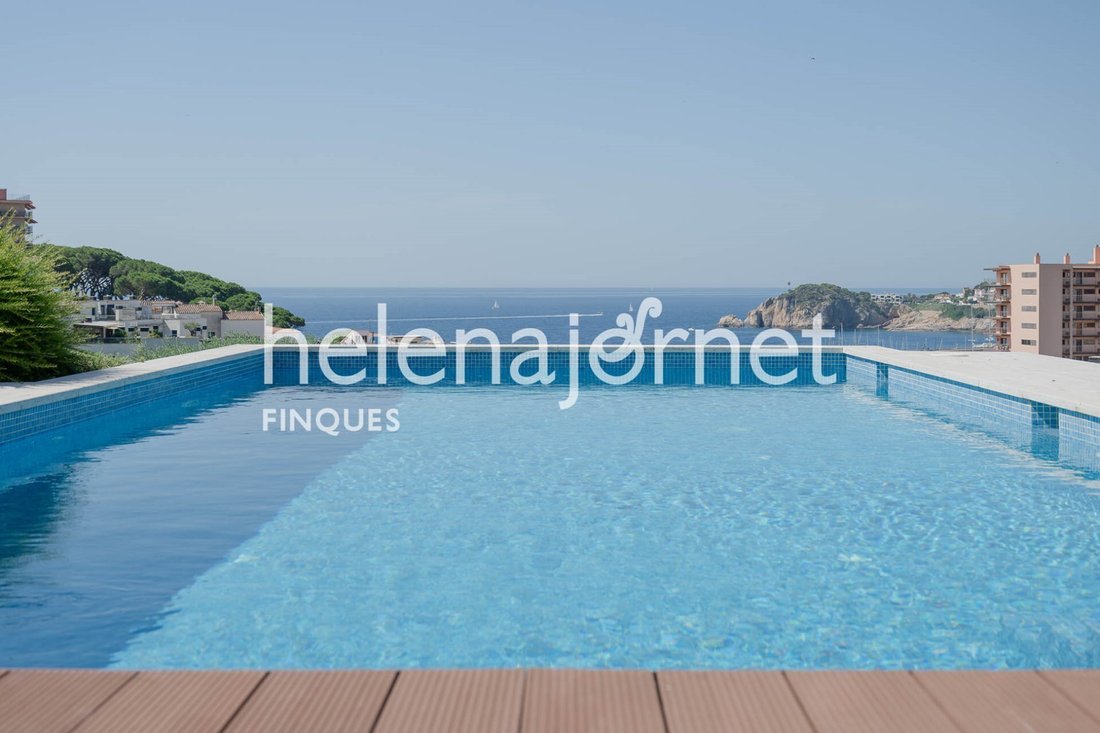 Townhouse in Sant Feliu de Guixols, Catalonia, Spain 1 - 18503981
