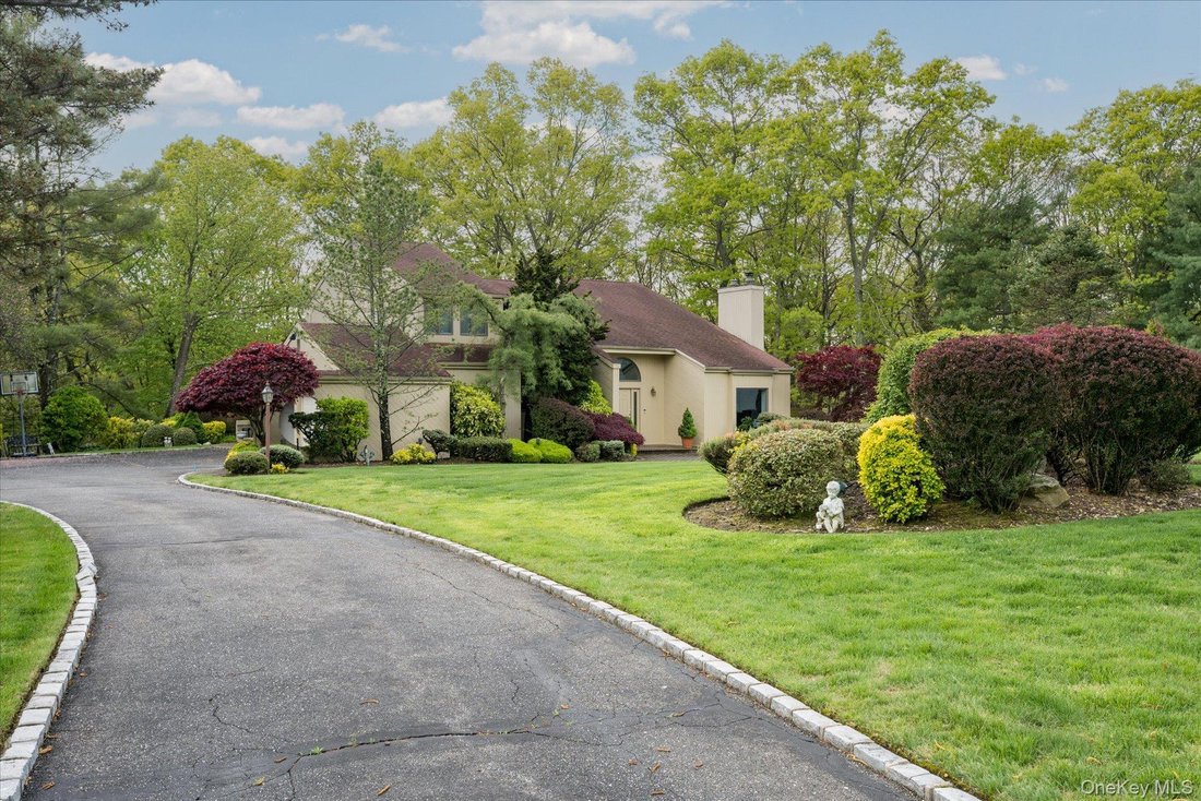 House in Melville, New York, United States 1 - 18134051