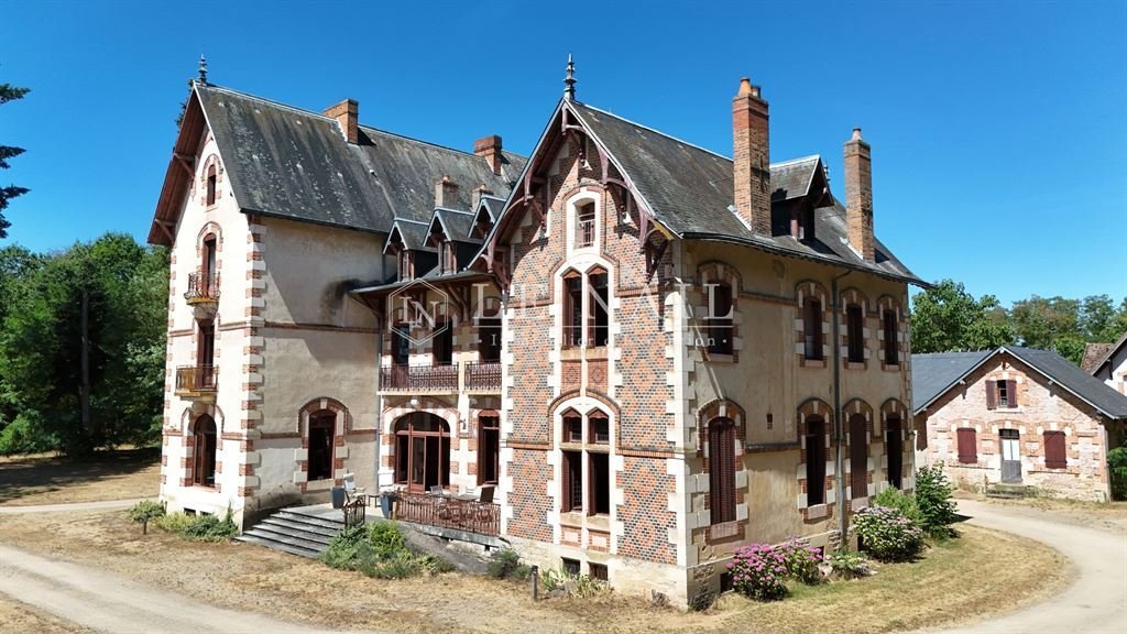 Château à Moulins, Auvergne-Rhône-Alpes, France 1 - 18504132