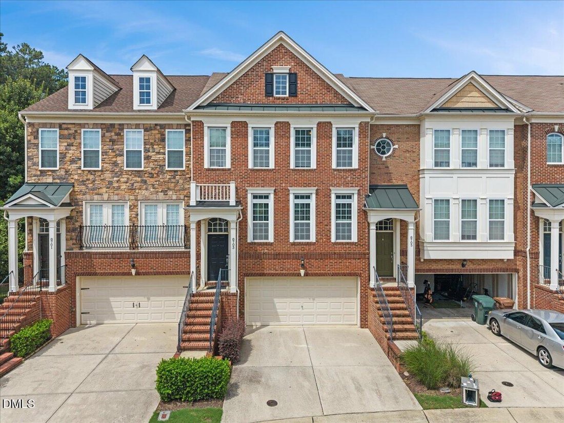 Townhouse in Cary, North Carolina, United States 1 - 18500139