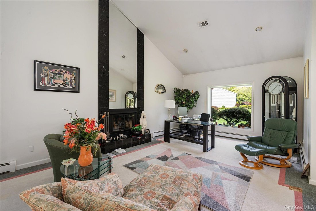 House in Melville, New York, United States 5 - 18134051