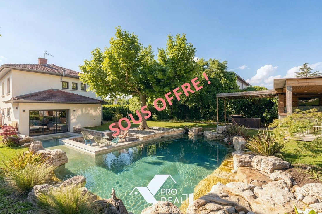 Villa in Saint-Bernard, Auvergne-Rhône-Alpes, France 1 - 17912445