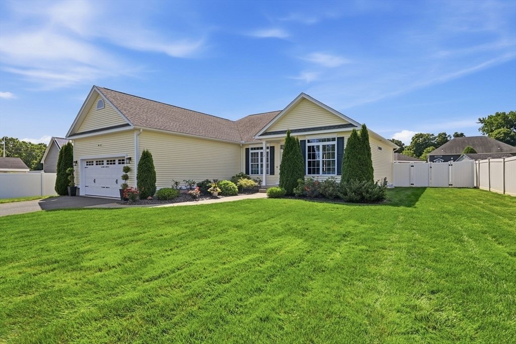 House in Agawam, Massachusetts, United States 3 - 18503291