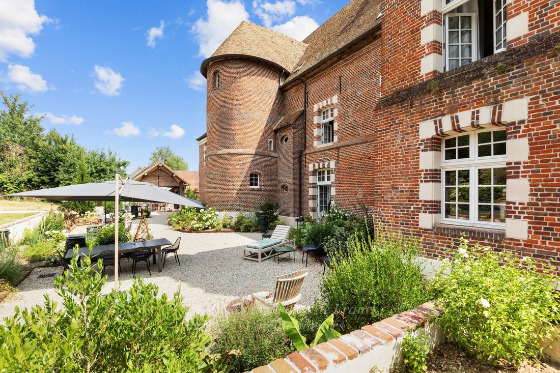 Estate in Bazincourt-sur-Epte, Normandy, France 3 - 18504028