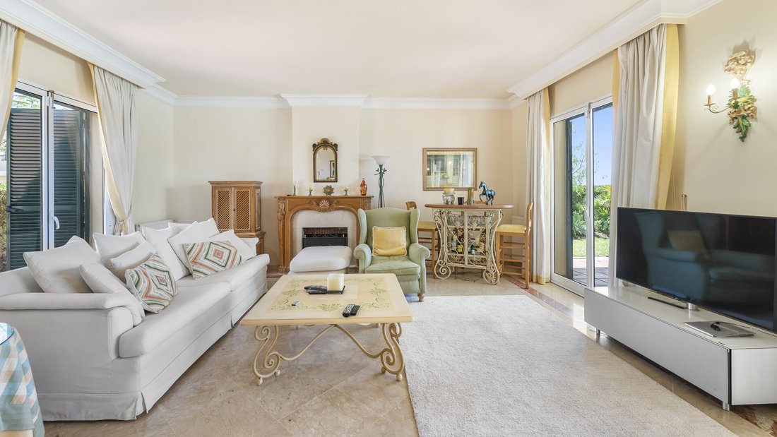 Villa in Elviria-Cabopino, Marbella, Spain 4 - 18501900