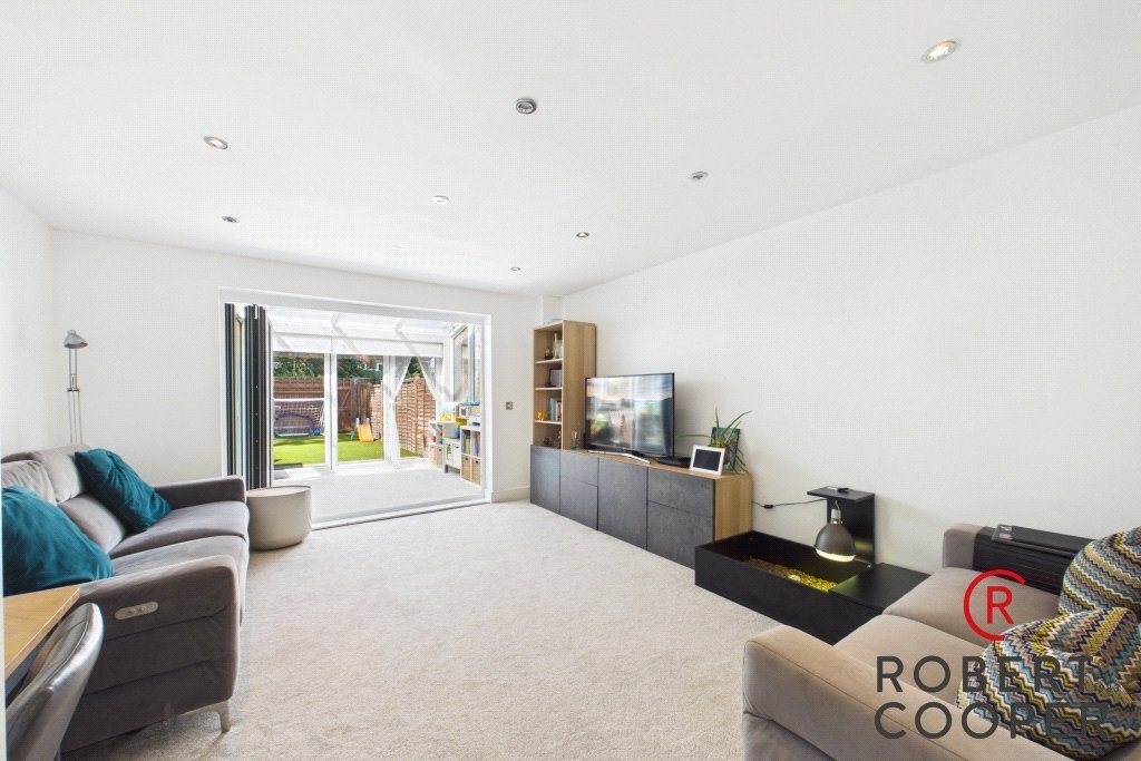 House in Eastcote, Hillingdon, England 2 - 18499232