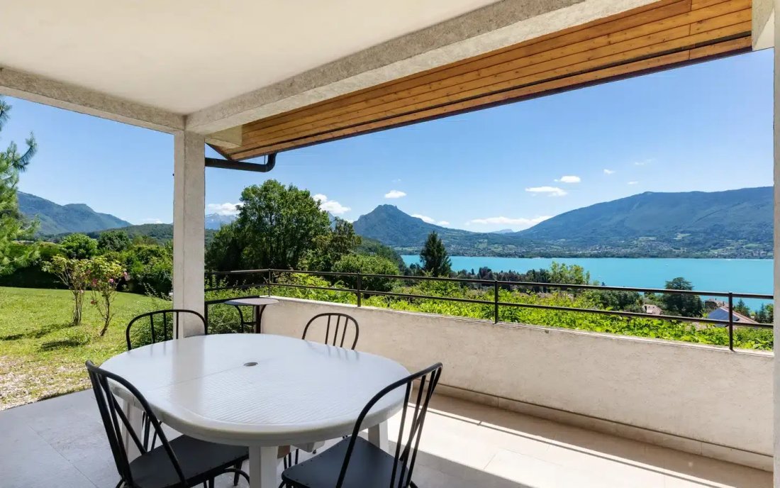 Estate in Menthon-Saint-Bernard, Auvergne-Rhône-Alpes, France 5 - 18499934