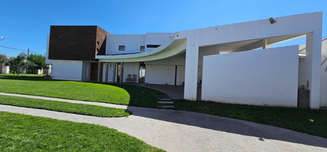House in Bosques la Florida, San Luis Potosi, Mexico 1 - 18500643