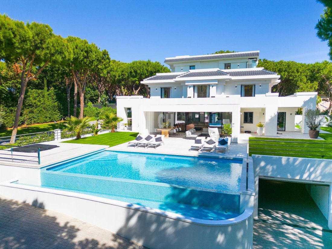Villa in Elviria-Cabopino, Marbella, Spain 1 - 18502261