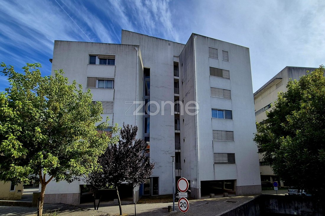 Apartment in Lordelo do Ouro e Massarelos, Porto District, Portugal 3 - 18504073
