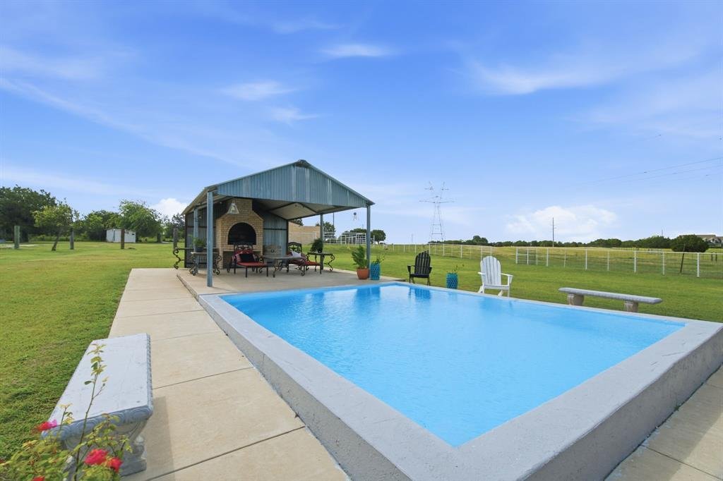 House in Weatherford, Texas, United States 2 - 17396615