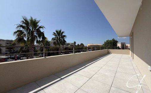 Apartment in Exterieurs, Frejus, France 1