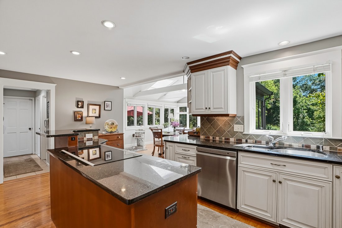 House in Medway, Massachusetts, United States 3 - 18500731