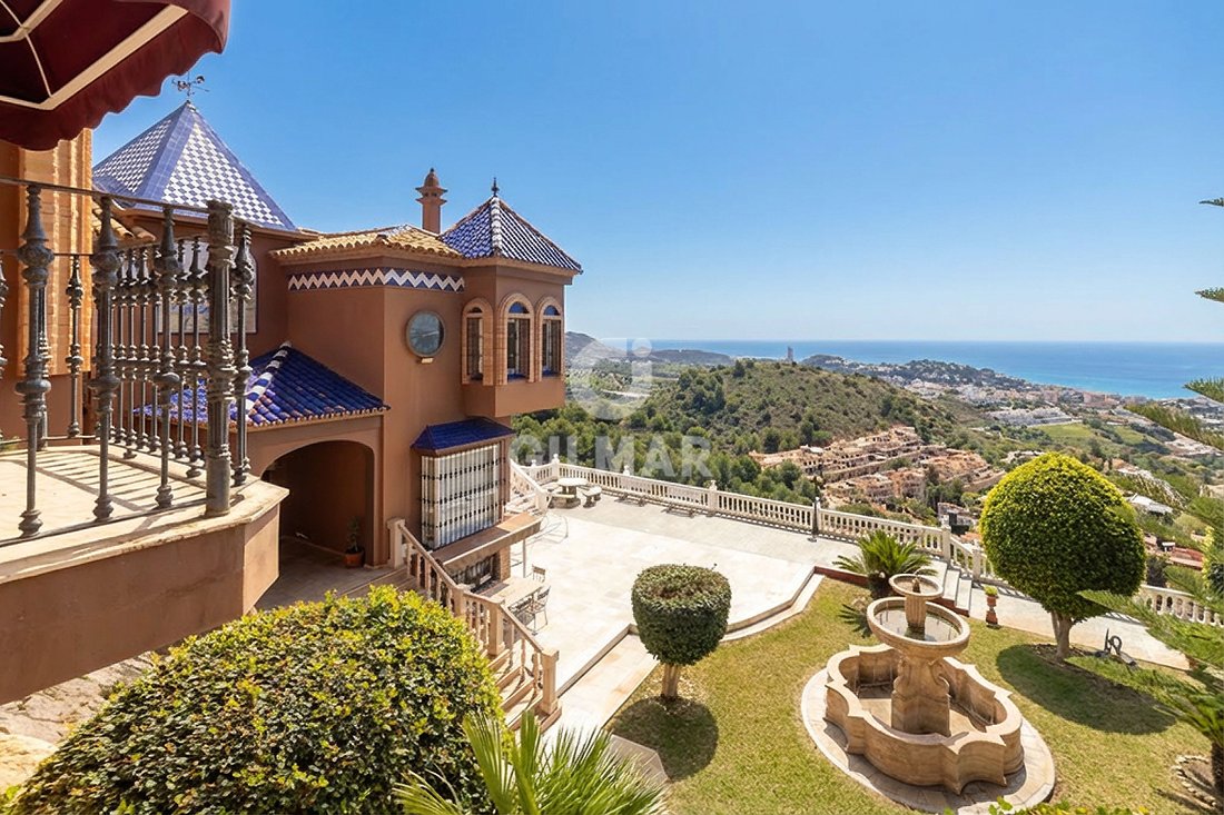 Villa in Este, Malaga, Spain 1 - 18499467