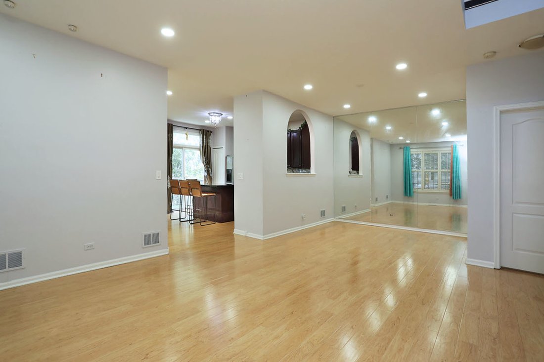 Townhouse in Schaumburg, Illinois, United States 3 - 18502925