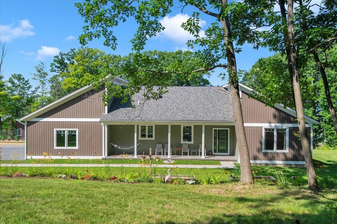 House in Saint Albans City, Vermont, United States 2 - 18498810