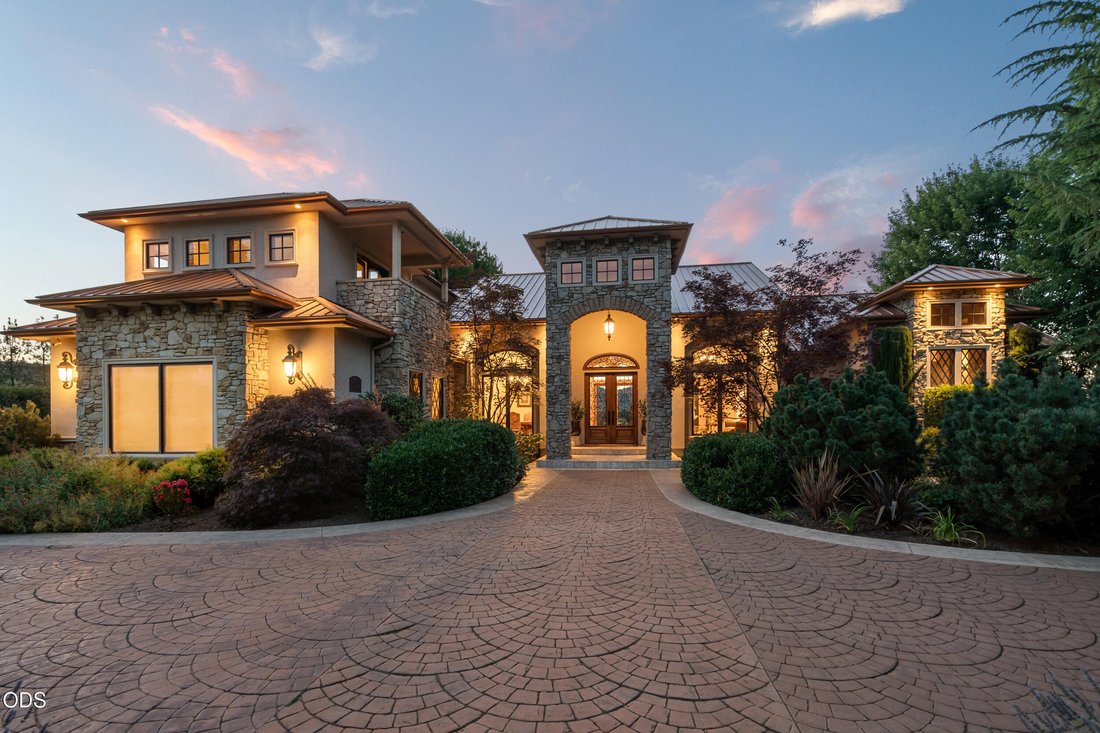 House in Medford, Oregon, United States 1 - 18505337