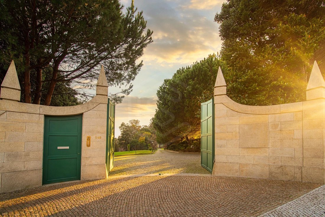 Finca in Oliveira de Azemeis, Santiago de Riba-Ul, Ul, Macinhata da Seixa e Madail, Aveiro, Portugal 1 - 18500897