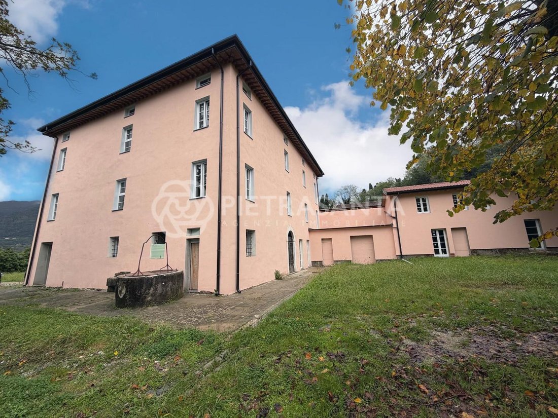 Villa in Camaiore, Tuscany, Italy 2 - 18251385