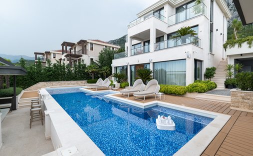 Villa in Blizikuće, Budva Municipality, Montenegro 1