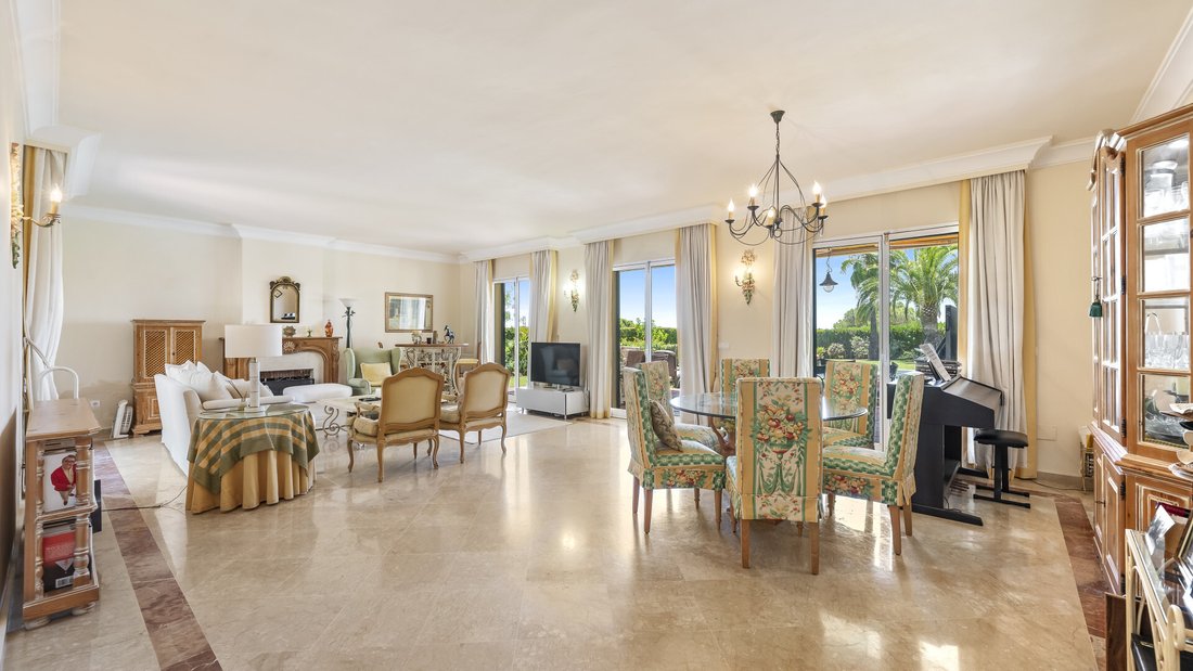 Villa in Elviria-Cabopino, Marbella, Spain 5 - 18501900