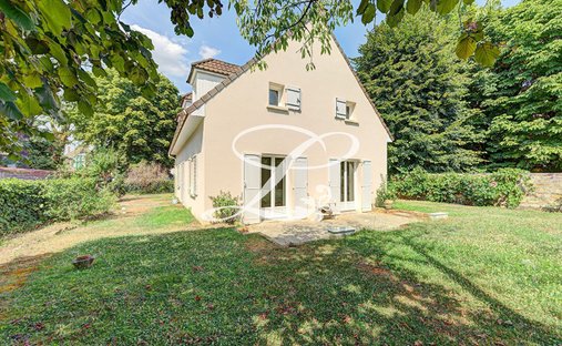House in Napoleon, Maisons-Laffitte, France 1
