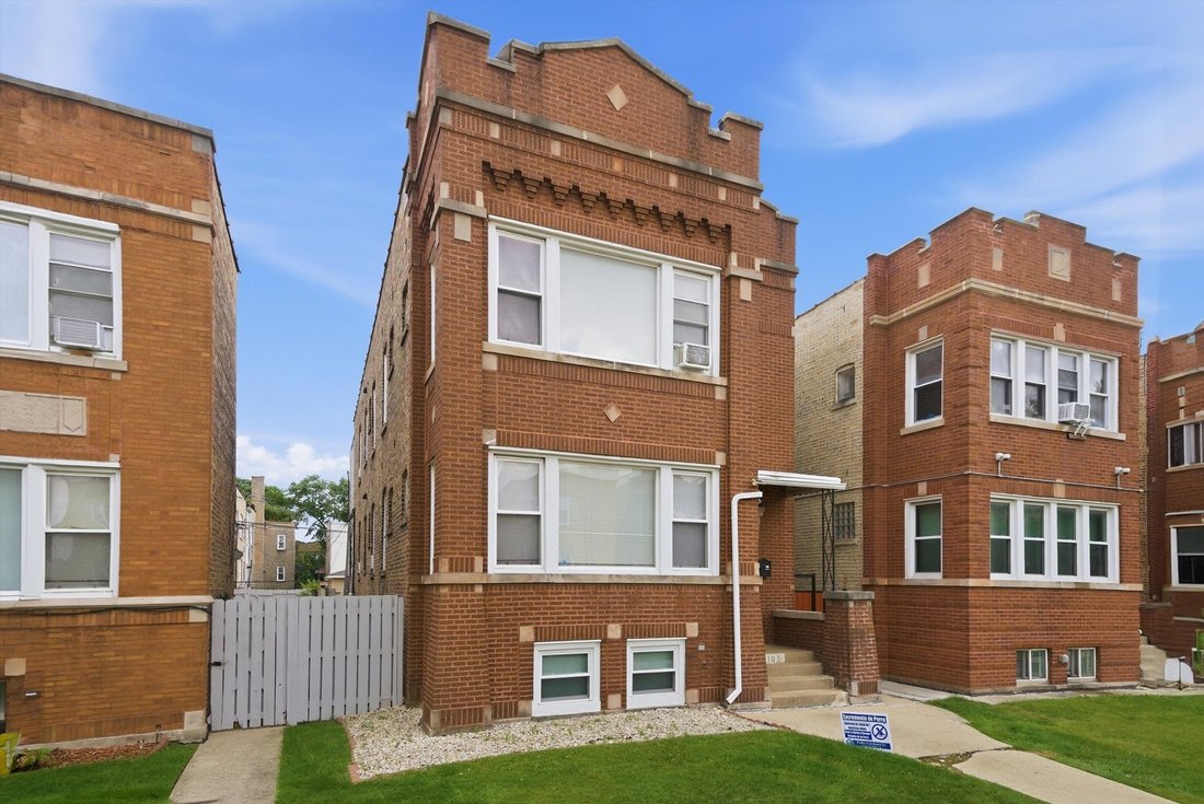 Chicago, Illinois, United States 3 - 18502718