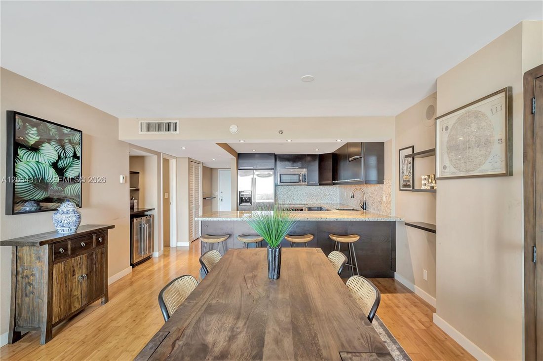 Condo in Miami Beach, Florida, United States 5 - 18503982