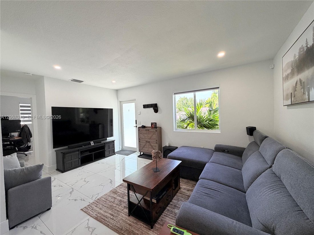 House in Miami, Florida, United States 5 - 18500887