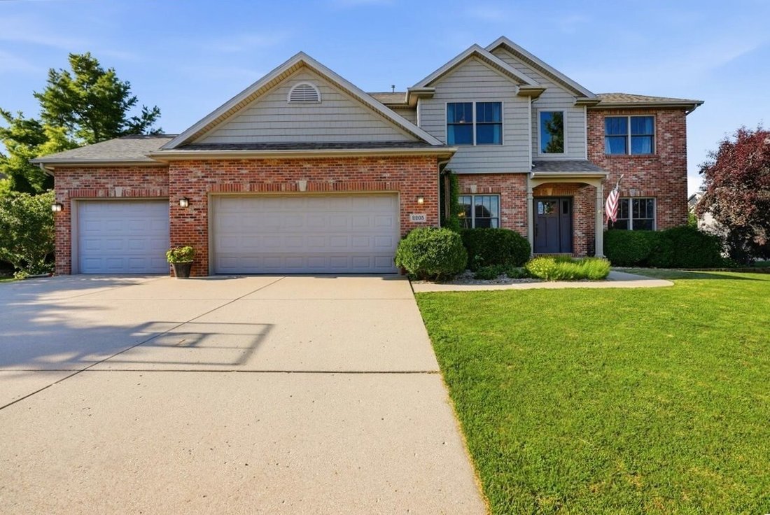 House in Bloomington, Illinois, United States 3 - 18502877