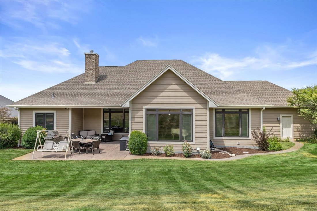 House in New Berlin, Wisconsin, United States 3 - 18505359