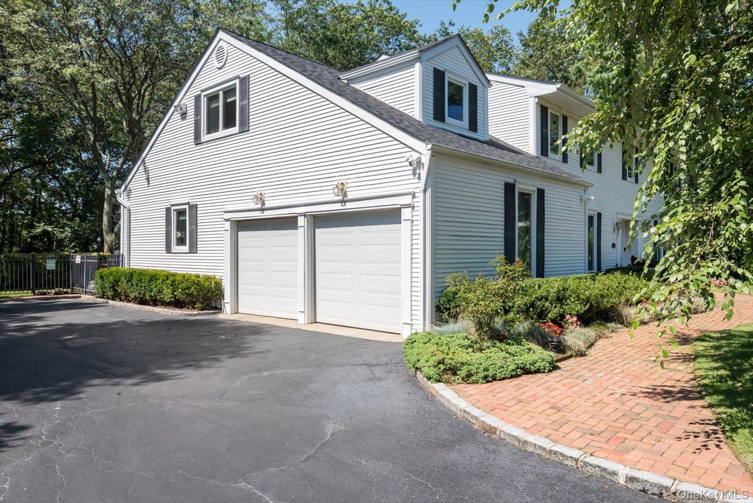 House in Woodbury, New York, United States 3 - 18062509