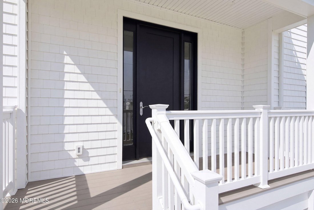 House in Ship Bottom, New Jersey, United States 4 - 18502298