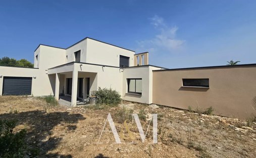 House in Capouchiné, Nimes, France 1