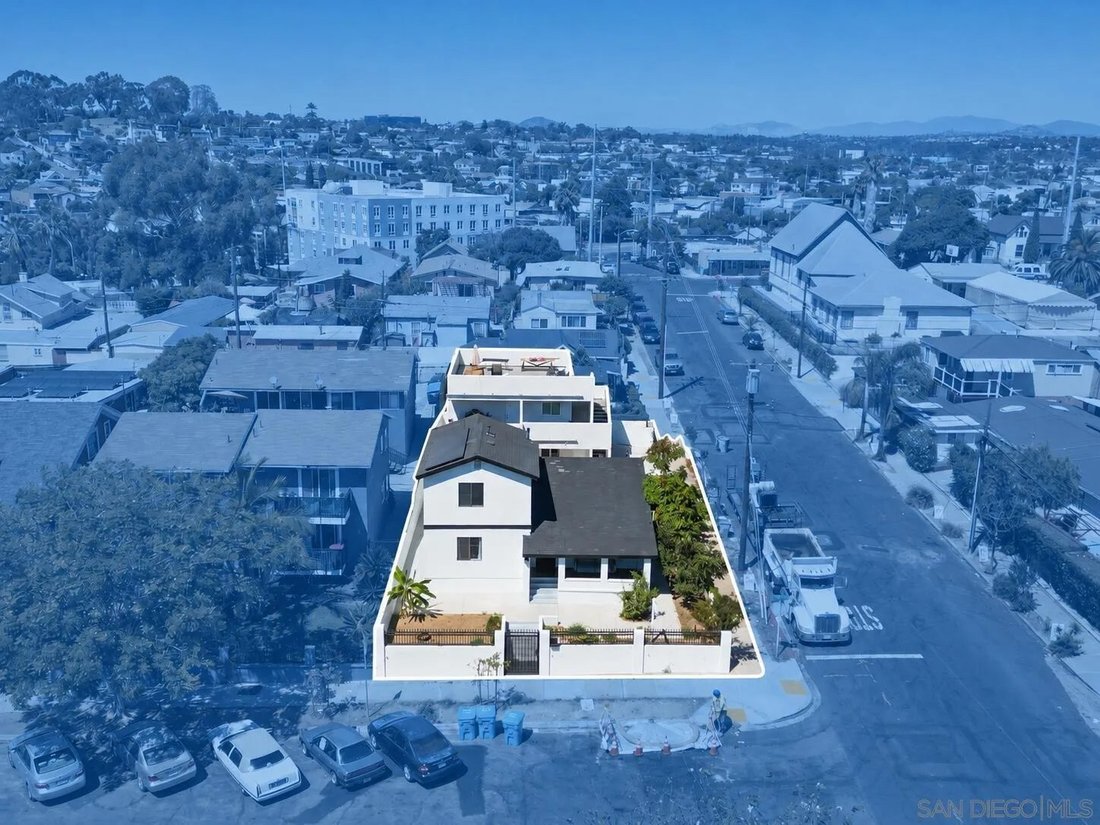 San Diego, California, United States 2 - 18503045