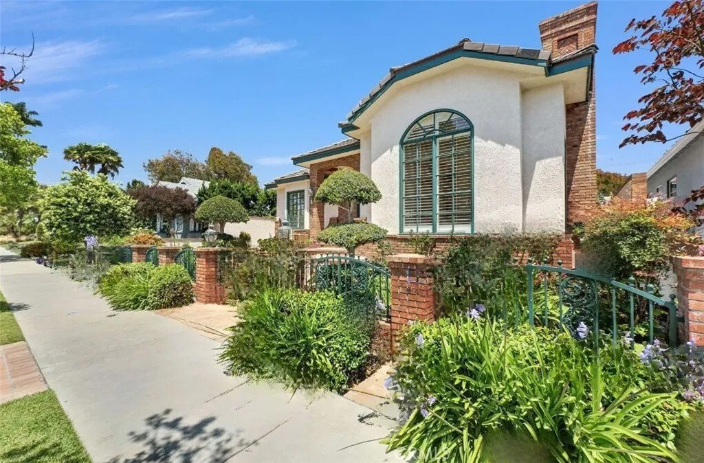 Condo in Signal Hill, California, United States 3 - 18167240