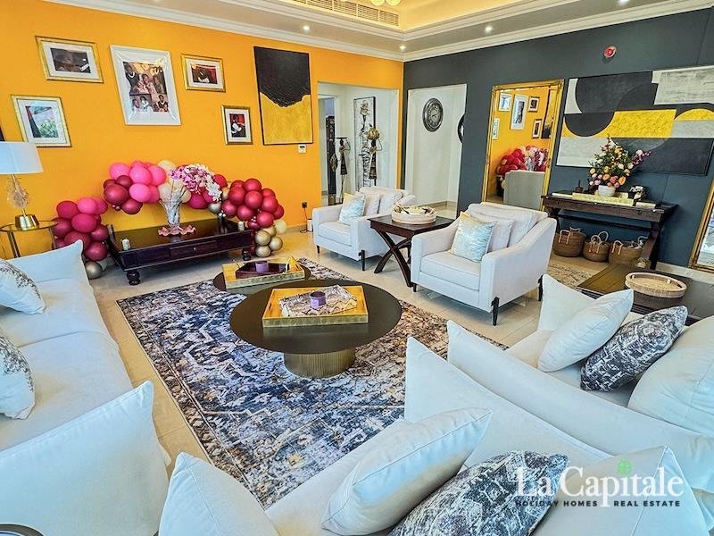 Villa in Al Furjan, Dubai, United Arab Emirates 5 - 18499306