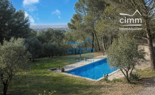 House in Zone Rurale Sud, Carpentras, France 1